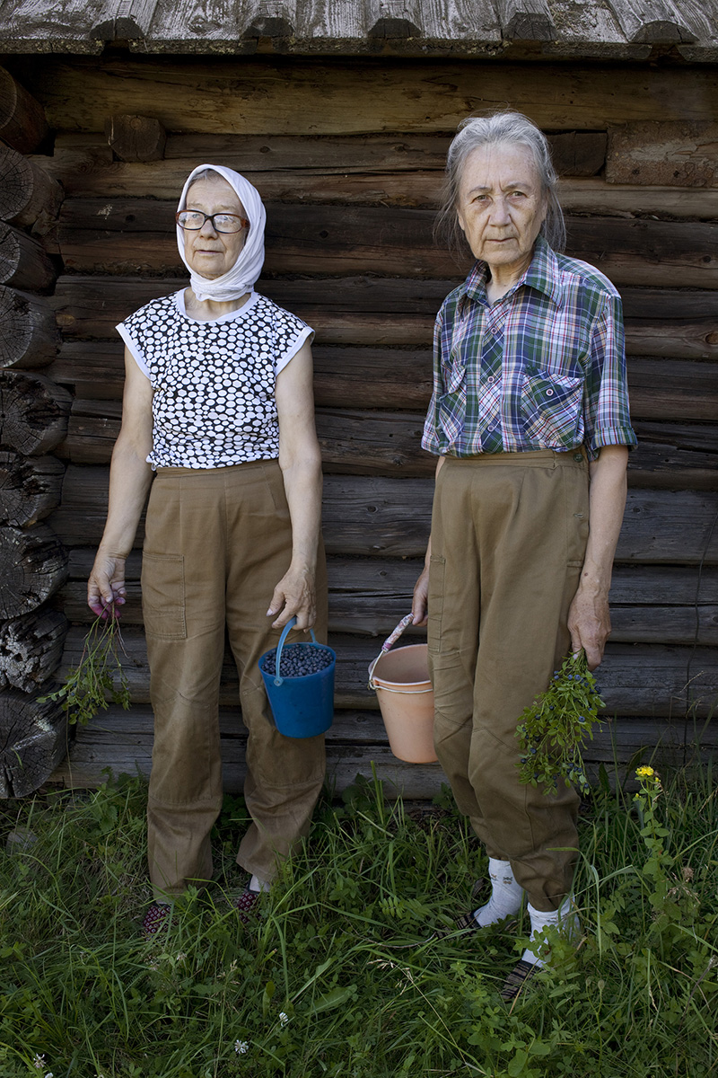 Alevtina and Ludmila with Blueberries. Digital Chromogenic Print. 2009.